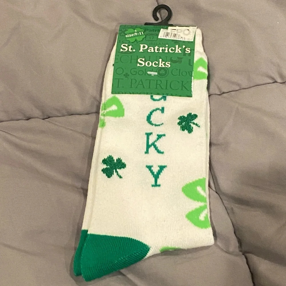 NWT Saint Patrick's Day Lucky Green and White Holiday High Socks